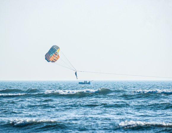 Dubai JBR Parasailing Tour