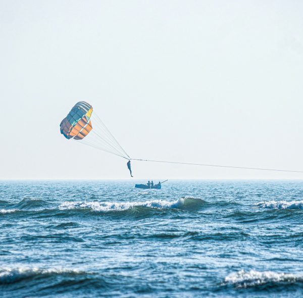 Dubai JBR Parasailing Tour