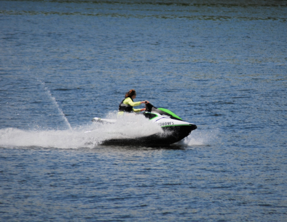 Jet Skiing in Mamzar