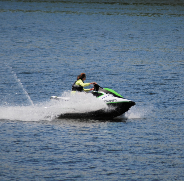 Jet Skiing in Mamzar